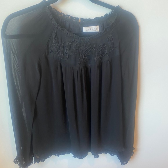 Velvet by Graham & Spencer Black Blouse - Picture 1 of 7